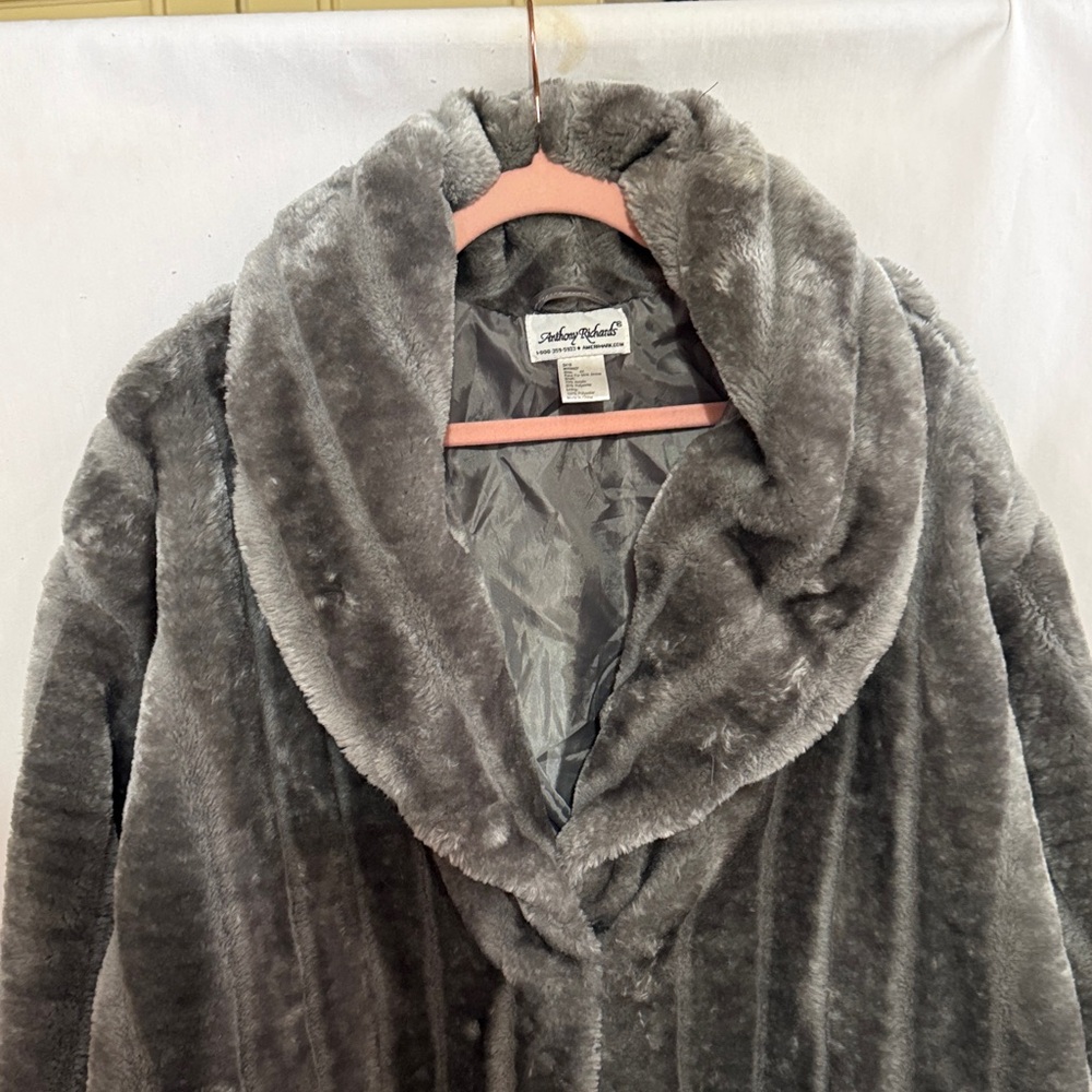 Anthony Richards Plush Gray Faux Fur Mink Jacket, Size 4X, MAKE AN OFFER!!!